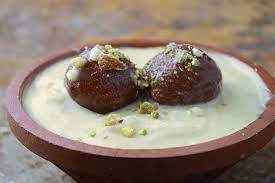 Gulab Jamun With Rabri 